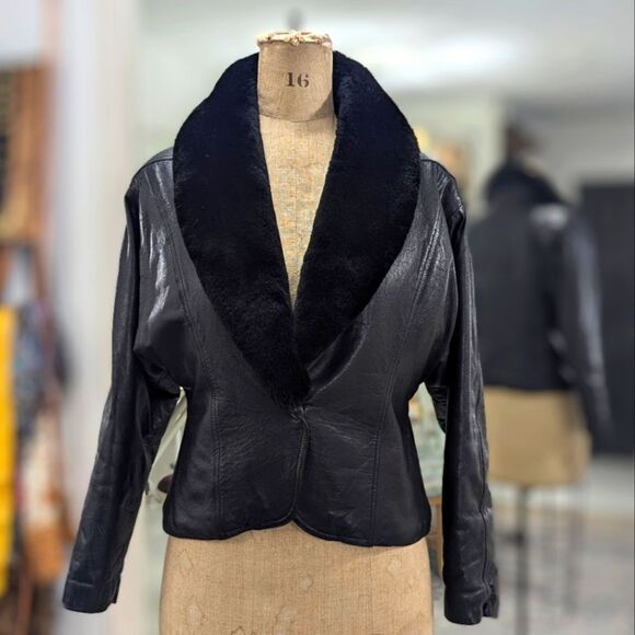 Vintage Crop Leather Jacket - Picture 3 of 7